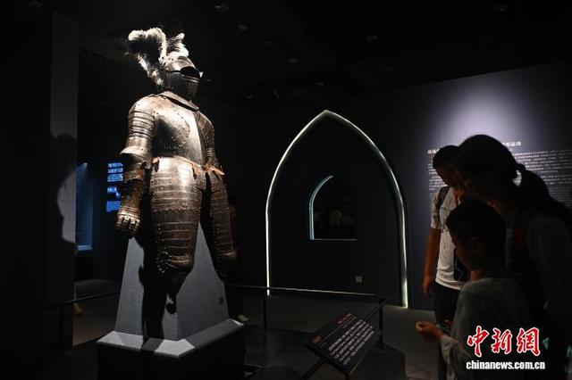 “欧洲骑士盔甲与文化展”亮相兰州：百余件珍贵文物展骑士文化魅力