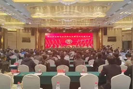 坚定文化自信 担当文艺使命图片