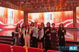 广州市白云工商技师学院播音与主持专业学子参与广东省广播电视台节目录制图片