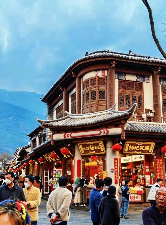 萌化了！大理全城“穿”毛衣~