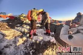 松潘县首届“青格峰雪山跨年攀登节”圆满结束图片