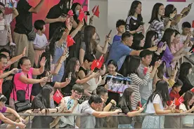 内地奥运健儿展风采图片