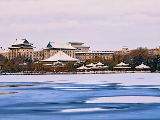 银装素裹美如画，这是初雪为北海公园写下的限定情诗