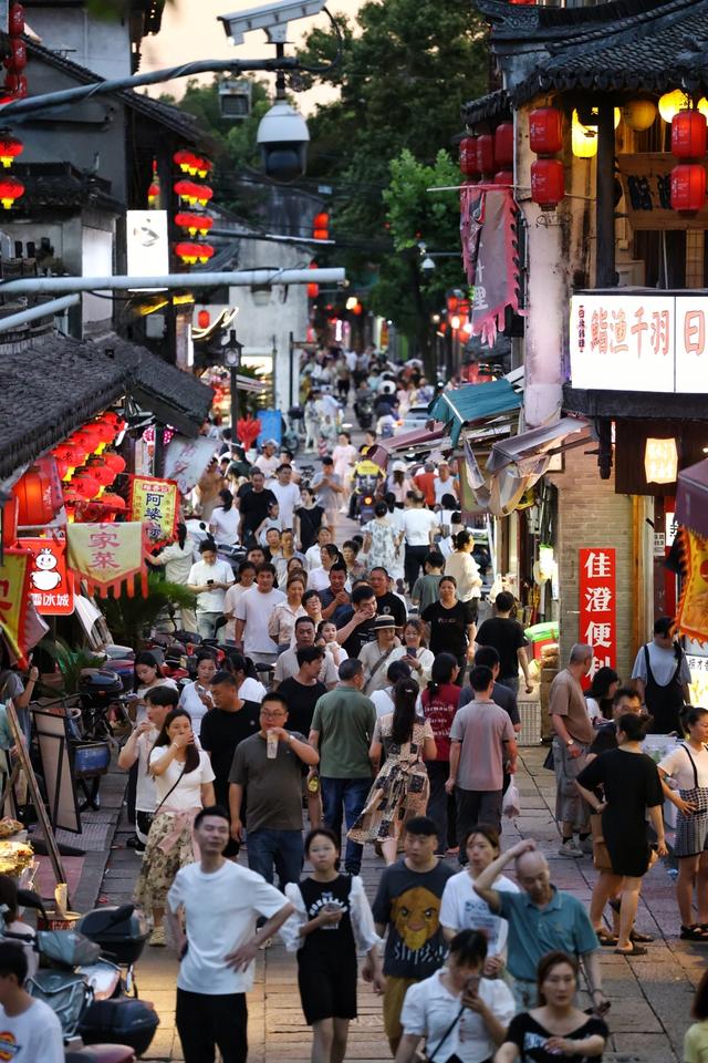 城事｜枫泾古镇完成体验升级：渴望“游客饱和”