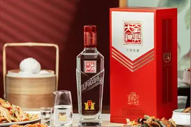 举杯邀明月 共祝万事兴图片