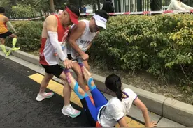 多场马拉松鸣枪 专家支招预防肌肉痉挛图片