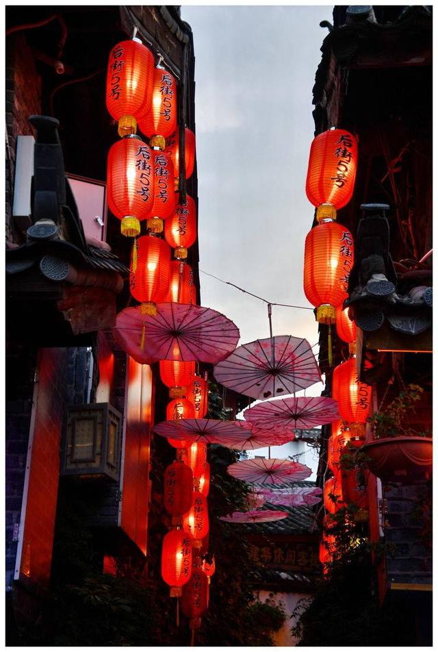 七彩云南之十三：夜走丽江古城 心中五味杂陈
