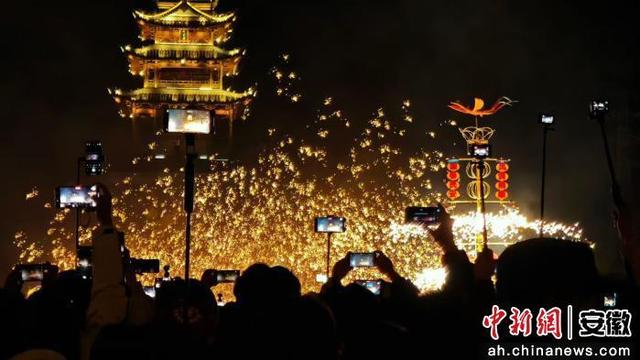 休宁县：特色街区引客来 烟火气里业态新