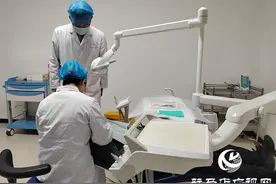 天气寒冷 牙齿敏感应该怎么办？图片
