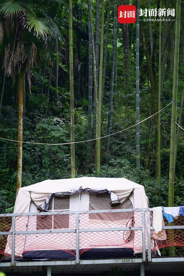 成都持续高温 市民山中享清凉