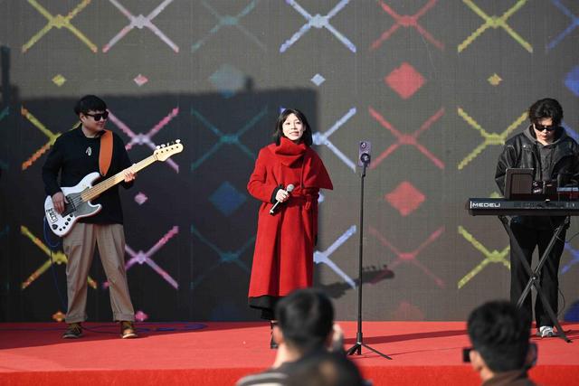 海鸥与音乐共舞，生态文化融合！市南区启动“冬日暖南”活动