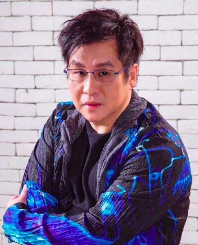 郑智化致歉：“连滚带爬”用词不当，推轮椅的小哥服务非常好；此前吐槽深圳机场服务差