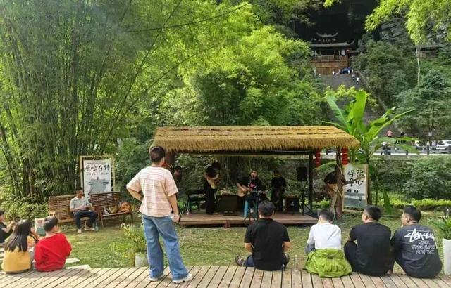 国庆中秋22.64万人次游龙山，只是预热！第四届湘西州旅发大会，邀您再相逢
