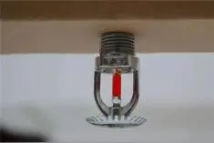 一块“隔绝水火”的玻璃，在火灾中碎掉竟有如此功效？图片