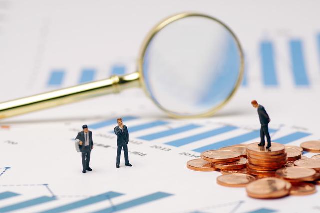 解读政治局会议看点：再提“四稳”，强调解决拖欠账款和农民工工资