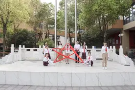 清明时节，小学师生缅怀英烈图片