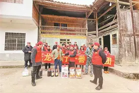 “小善举”解决左邻右舍“大麻烦”图片