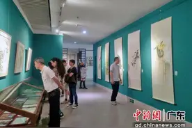 青年画家邀请展在穗举行图片