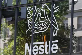 雀巢董事长提前半年卸任，近期CEO因办公室恋情被解雇图片