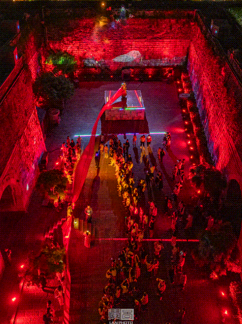 中华门夜游放大招！持《南京照相馆》票根享优惠，还有开学季双重福利来袭~