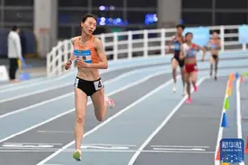全国室内田径锦标赛丨徐辉获女子1500米冠军图片
