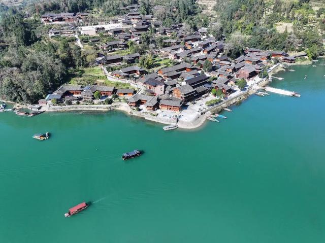 大山里的土家山寨