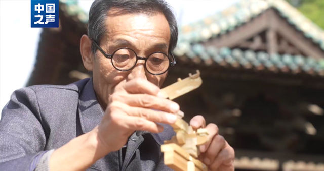 75岁“斗拱爷爷”，自驾6000多公里，就为了拍它们