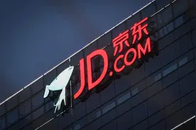 京东每月1.4万人次代打卡，刘强东：不拼搏的人不是兄弟图片