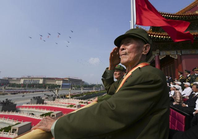 礼敬功勋，荣归英模——党和国家功勋荣誉表彰工作十年间书写新篇章