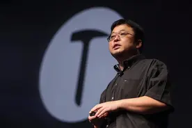 罗永浩正式发布澄清稿！否认忘恩负义 没事就骂俞敏洪图片