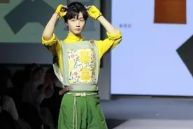 青年设计师推动汉服时尚化：让中式审美“出圈图片