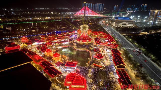 图说丨鹤城区榆树湾文旅商综合体假日文旅消费活力持续升温
