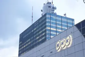 开除播报"钓鱼岛是中国领土"的播音员后，NHK开始预录中文新闻图片