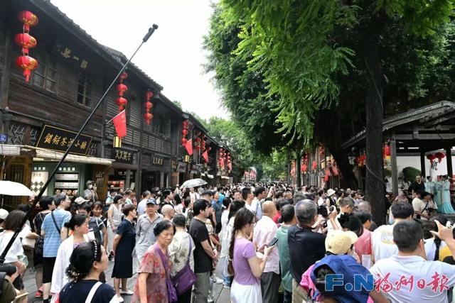 国庆长假第一天，福州超红！文旅超热！
