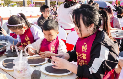 家长速看！挖薯仔、玩陶艺、手作年宵花，周末遛娃好去处藏在这