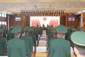 见证难忘瞬间！贵州武警邀请家属参加晋升退役仪式图片