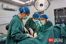 孕妇宫颈“大开口”极大可能流产，产科团队“扎紧”宫颈口保住胎儿图片