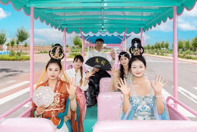 草原、骑马、旅拍｜解锁刘和刚老师同款体验！