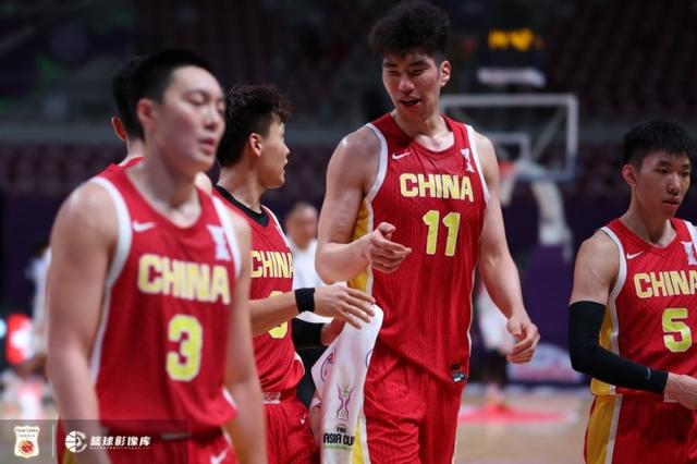 中国男篮大胜印度