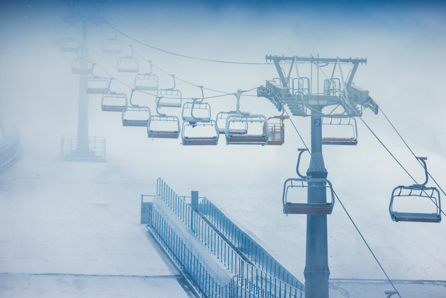 深圳·前海冰雪世界启幕在即，全球最大室内冰雪世界如何“逆天”造雪？