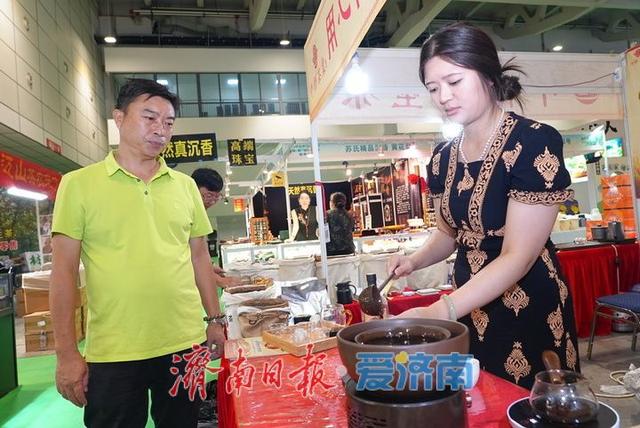 “泉・茶”盛宴第二天 市民共享文化茶香