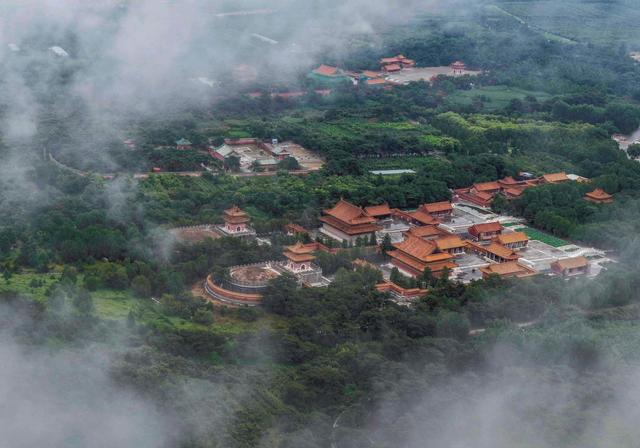 河北遵化：清东陵出现云海景观