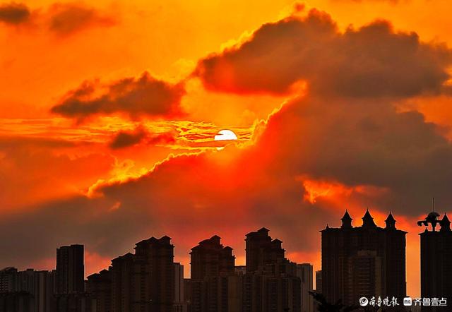 暴雨过后，夕阳绘就绝美画卷