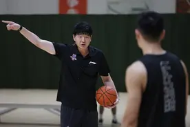 上任两月，邱彪细说山东男篮进步：求变已然入脑，聚力更需凝心图片