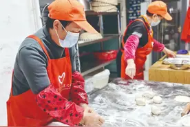 荆门这些馒头包子，“每一口都是爱心接力！”图片