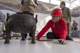 山大教授路国权亲手挖出武王墩最大楚鼎，墓主人或曾将鲁国灭国图片