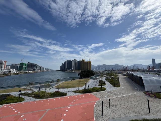 当深圳00后也来抄底：内地客赴港买房，十年砸下8000亿