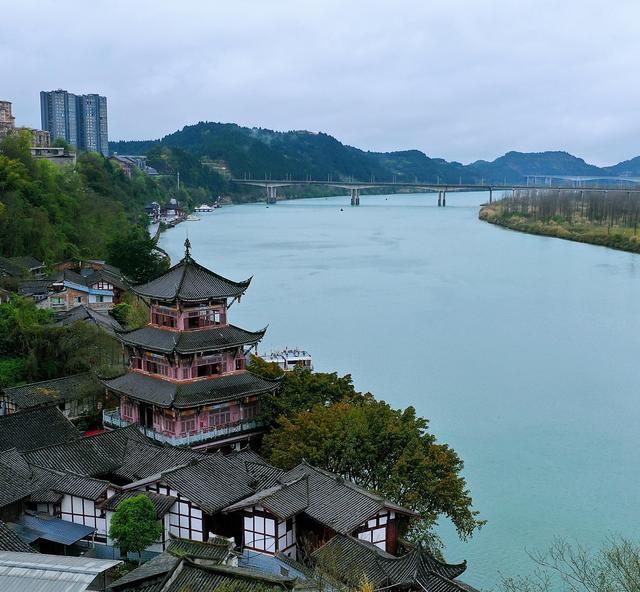 嘉陵江上最后的码头古镇——周子古镇