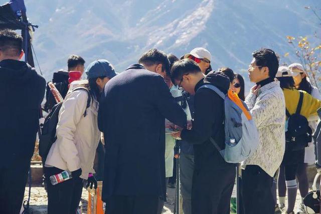 “金秋牵缘·徒步药乡”省妇联青年交友联谊活动举办