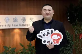 “六战法考”的北大保安，已入职律师事务所图片